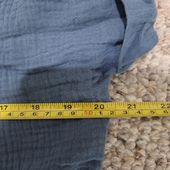 Blue Button-Up Women's Top NWT. Size M - Picture 6 of 7